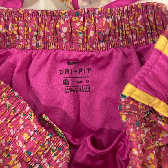 Nike Pink Floral Dri-FIT Shorts - Picture 2 of 3